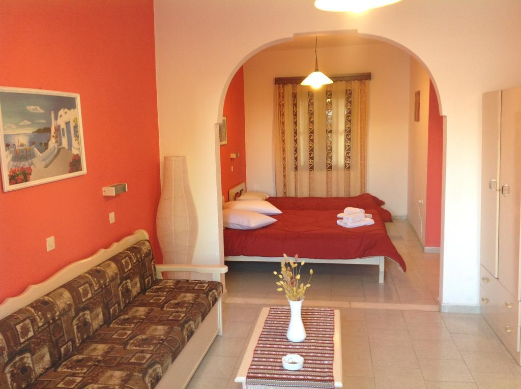 Pansion Zaharoula Hotel Фира Екстериор снимка