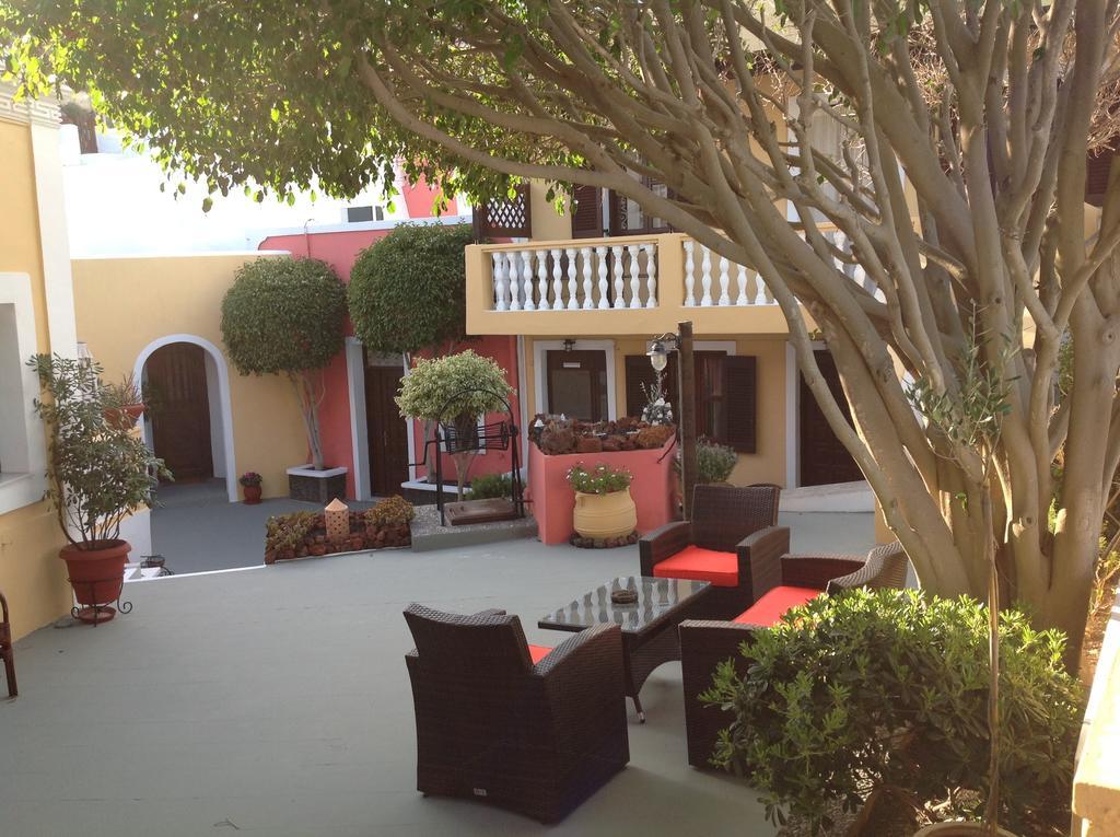 Pansion Zaharoula Hotel Фира Екстериор снимка