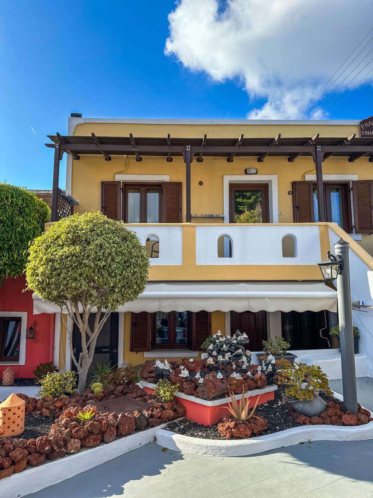 Pansion Zaharoula Hotel Фира Екстериор снимка