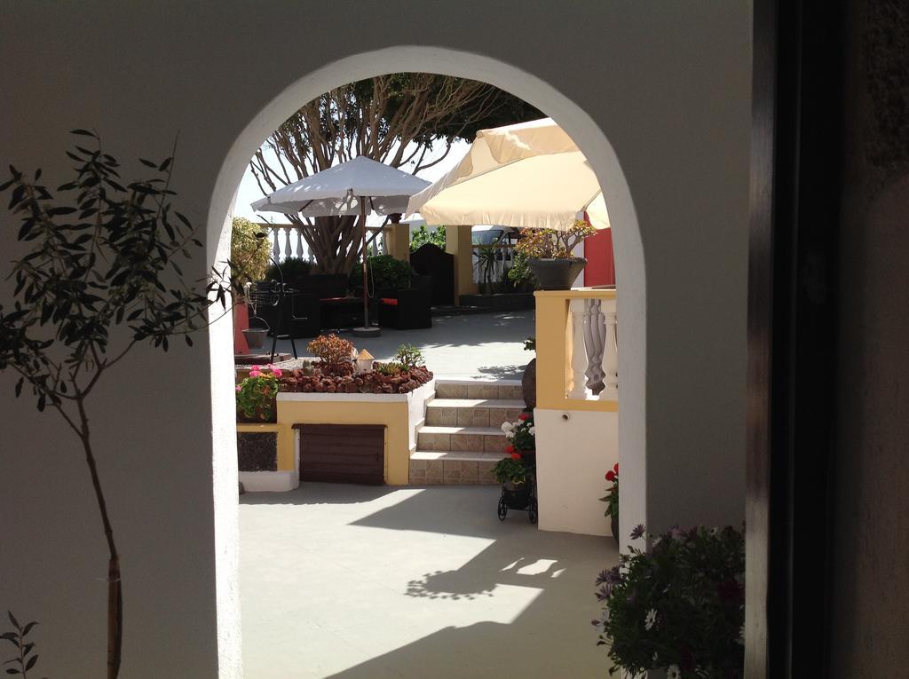 Pansion Zaharoula Hotel Фира Екстериор снимка