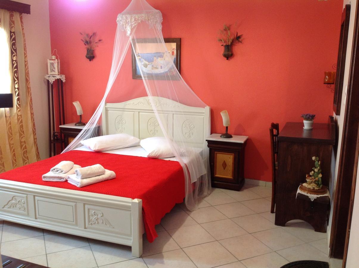 Pansion Zaharoula Hotel Фира Екстериор снимка