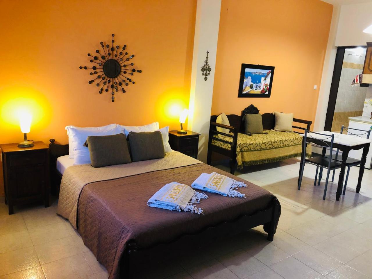 Pansion Zaharoula Hotel Фира Екстериор снимка