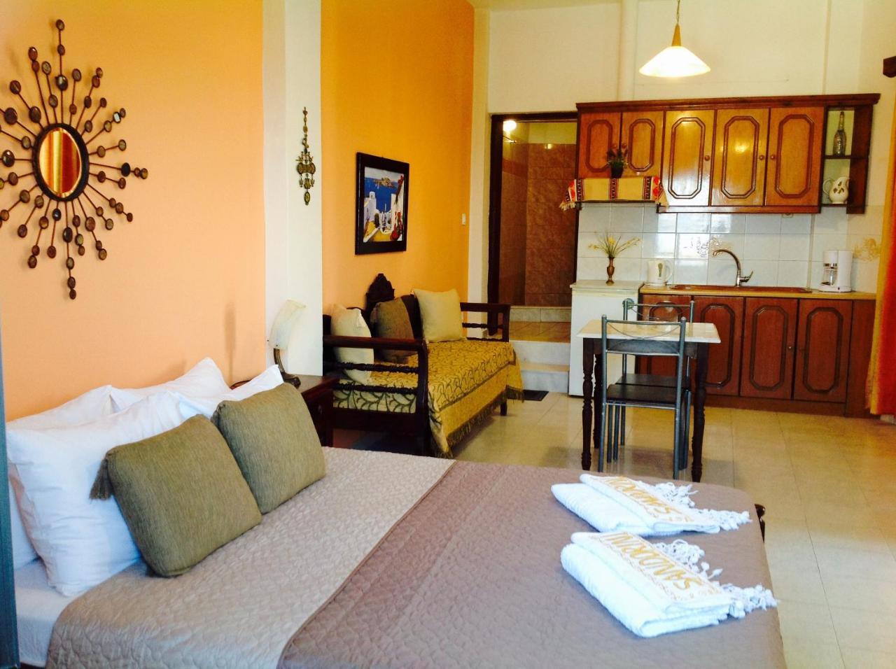 Pansion Zaharoula Hotel Фира Екстериор снимка
