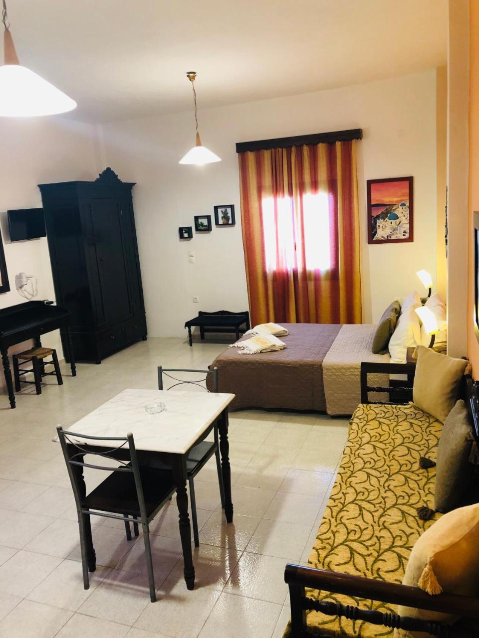 Pansion Zaharoula Hotel Фира Екстериор снимка